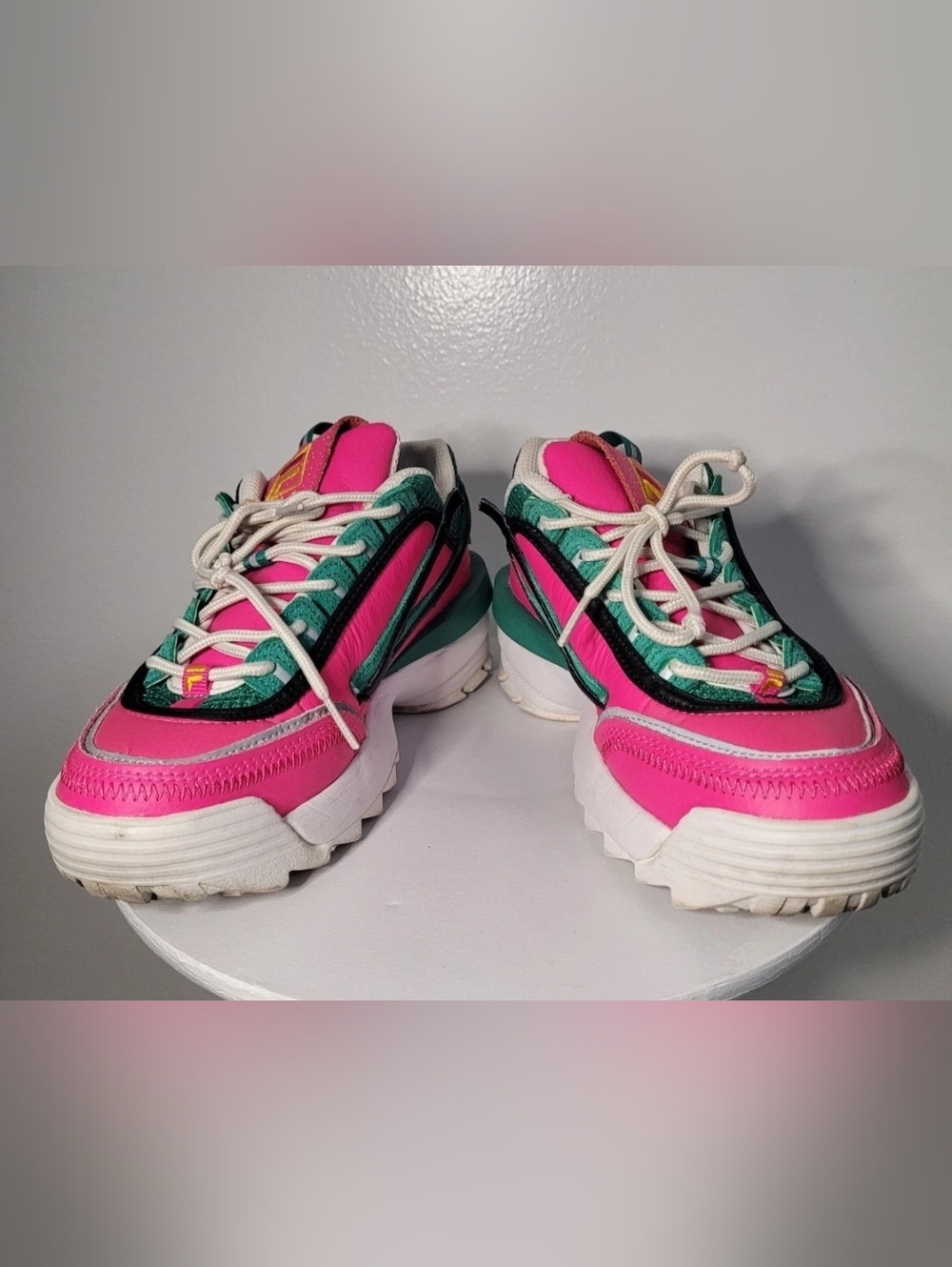 Fila Disruptor II Expo Women's Sneakers in Black with Pink Accents Size 7 1/2